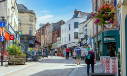 UK high street shoppers